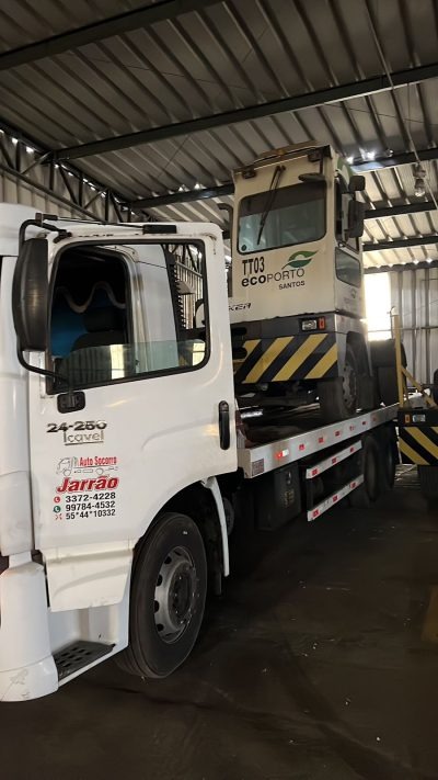 Transporte de caminhão em Cubatão