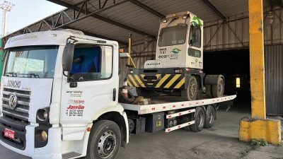 Remoção de caminhão acidentado